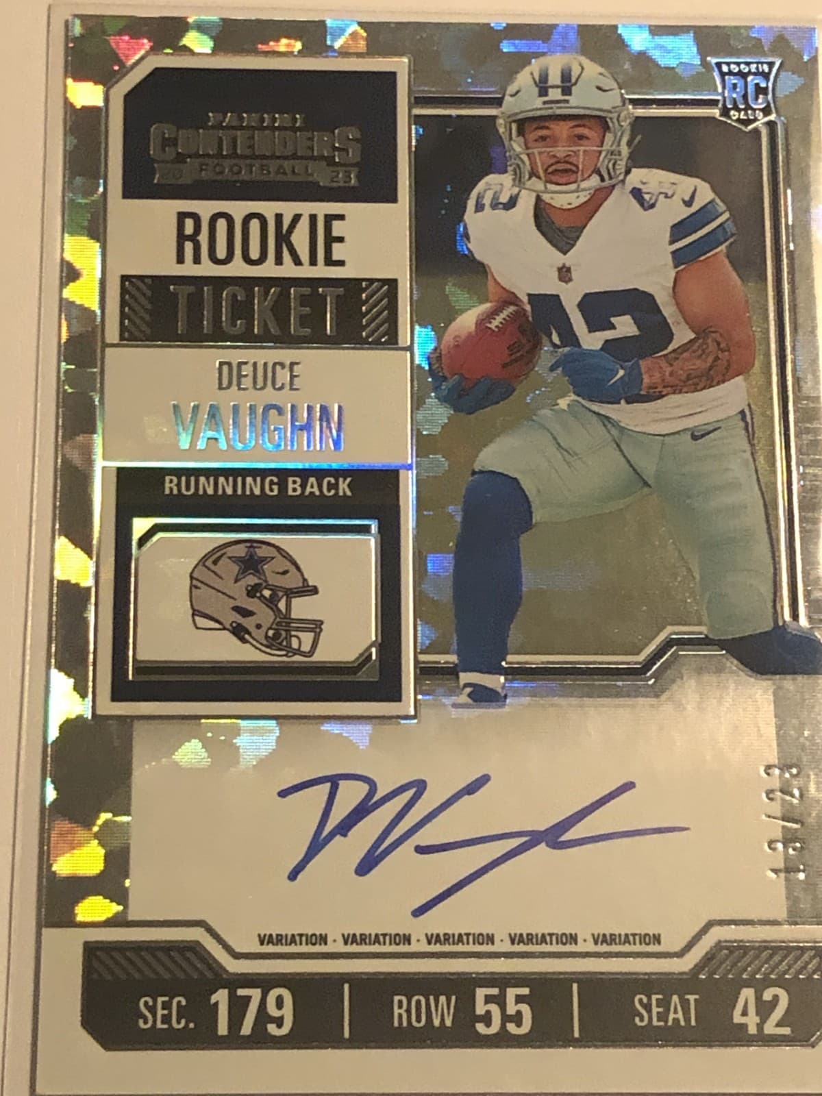 2023 Panini Contenders Cracked Ice Rookie Ticket Auto #108  /23 Deuce Vaughn